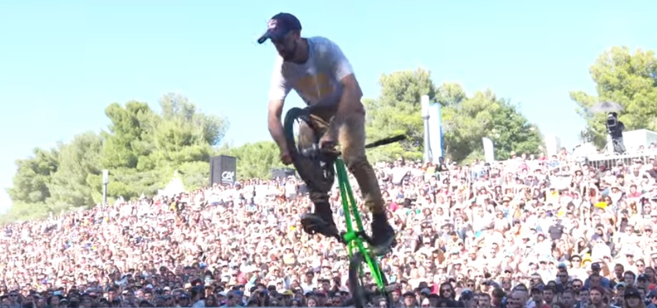 BMX freestyle flatland'